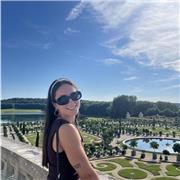 Soy una persona activa, adaptable a cualquier situación y con ganas de aprender. Además me gustan mucho los niños.